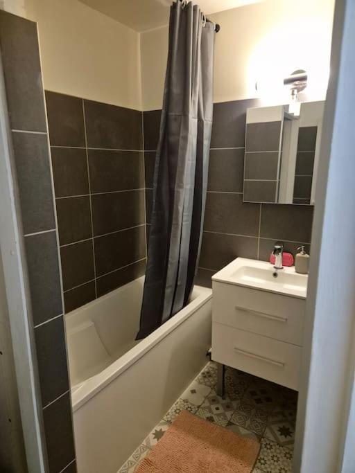 Appartement T2 - Hyeres Gare Zewnętrze zdjęcie